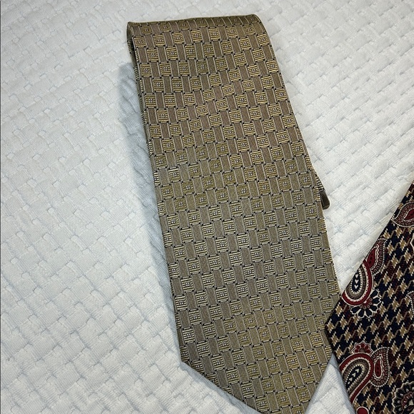 Pierre Cardin Gold and Red Paisley Tie Set - Picture 2 of 9